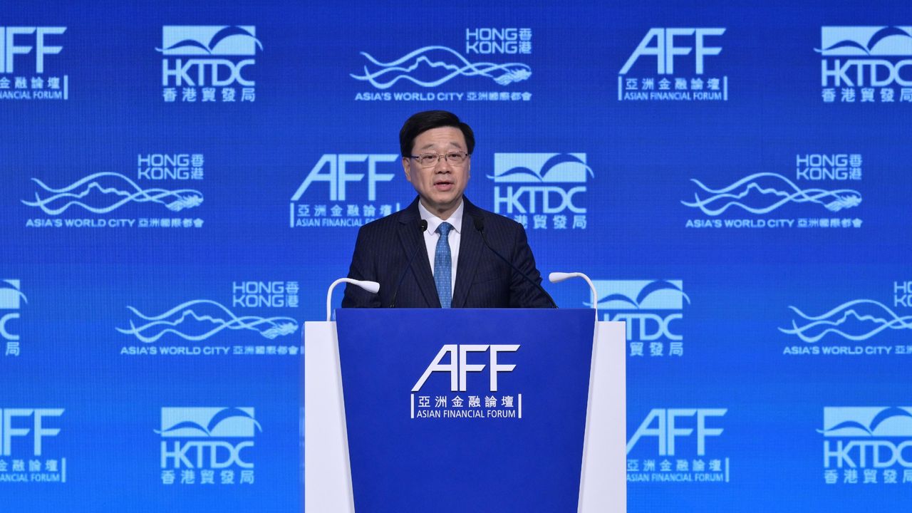 李家超指在港的非本地企業家，一半主要來自英、美、法和亞洲國家，另一半來自中國內地。（政府新聞處）