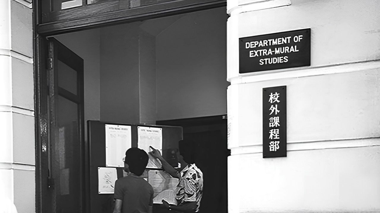 我報讀了港大校外課程部和倫敦大學合辦的校外法律學士課程，要讀3年，每逢長假期到港大上課，每年要通過4科考試。（Shutterstock）