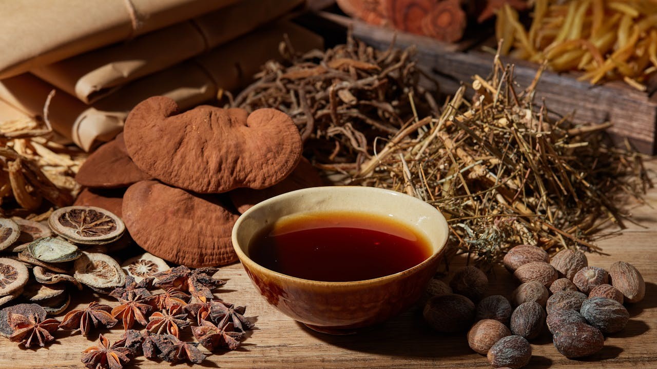 中華民族自古對各種食材的認識甚深，並已普及成民間智慧。（Shutterstock）