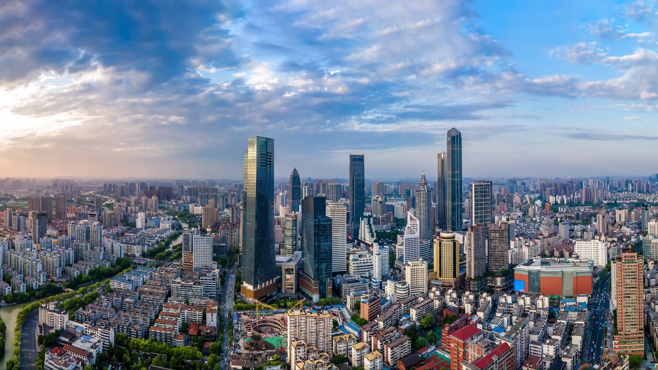 中國在歐盟外交上，一直以來都是採取逐個擊破政策，用經濟誘因去爭取單一成員國的支持，避免被圍堵。（Shutterstock）