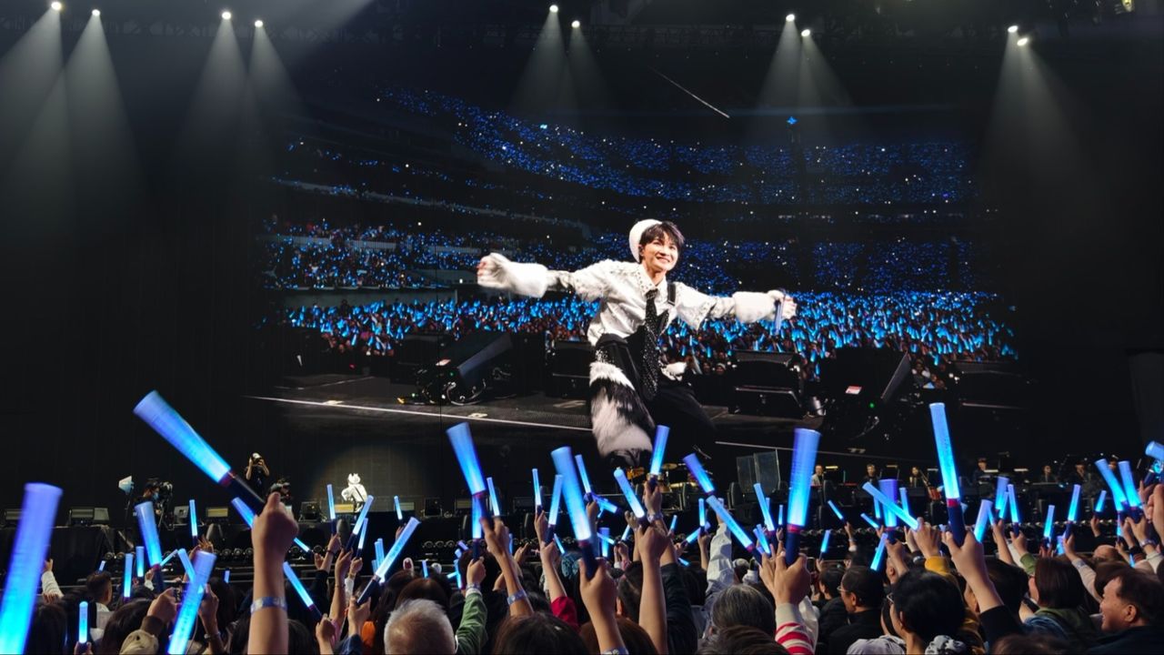 周深男身女嗓,打破了男女聲音的界限;造詣卓越,能演繹流行、戲劇等多種曲風。(作者提供)