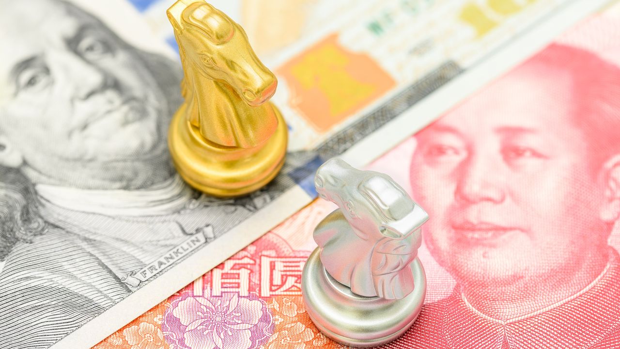 中國應該繼續推進人民幣國際化,鼓勵增加人民幣在全球儲備資產中的份額。(Shutterstock)