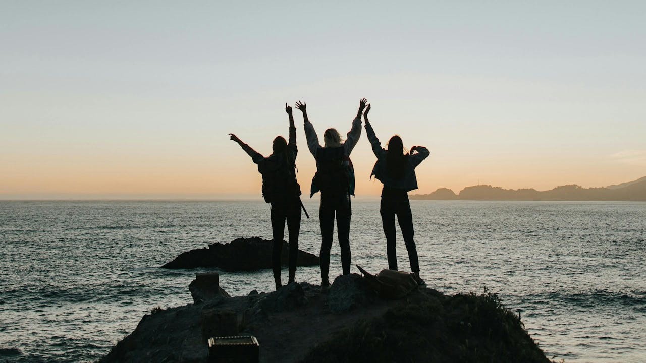 趙寶、Don和Luna每逢周末永遠三位一體，外人以為他們搞三角戀。（Unsplash）