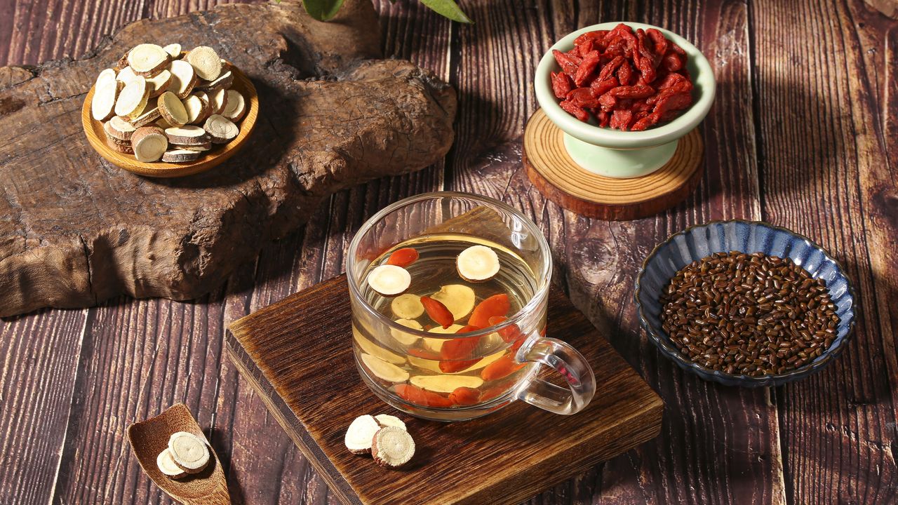 本文帶大家幽默拆解，再送上對症藥方，讓你歡歡喜喜過好年。（Shutterstock）