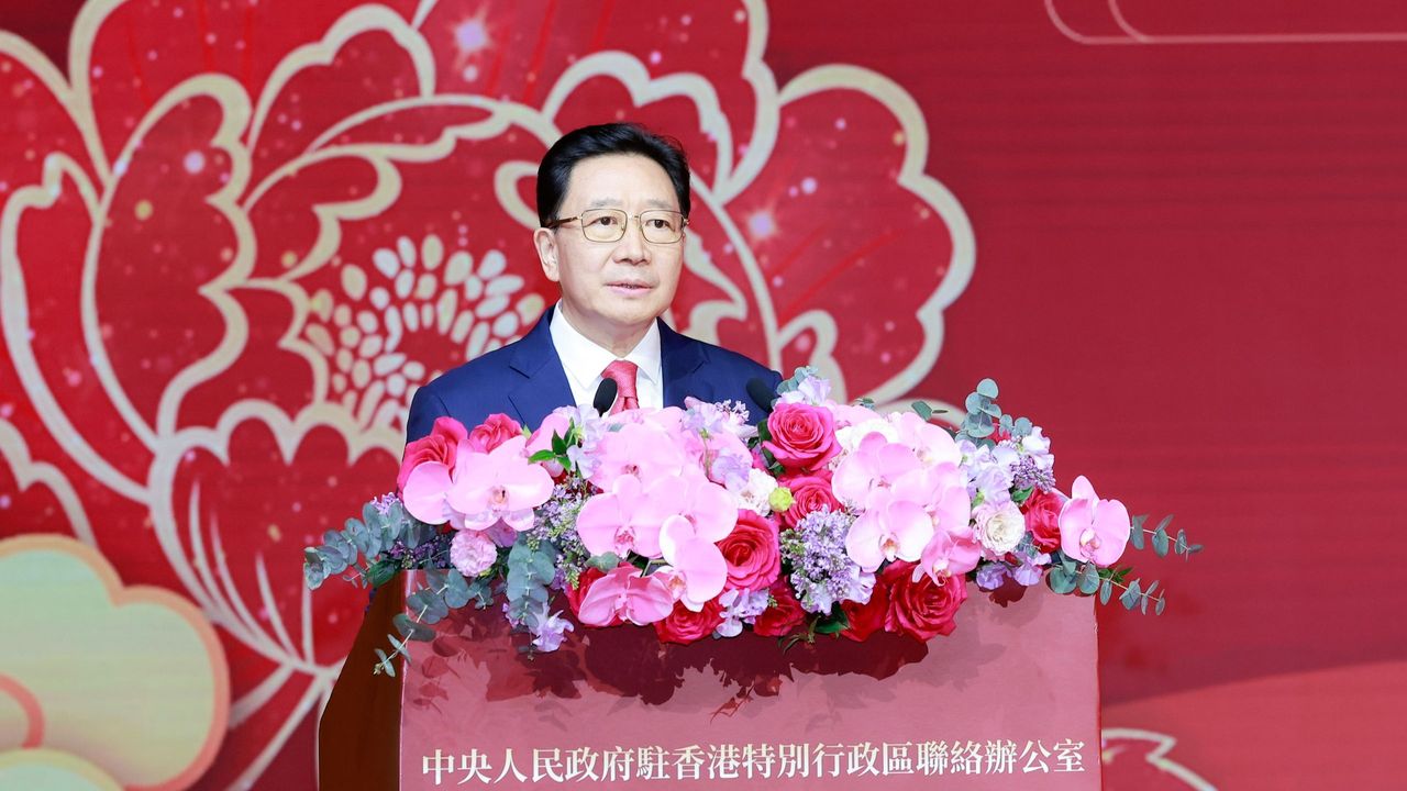 周霽出席中聯辦新春團拜時強調，只要始終弘揚獅子山精神，香港由治及興的征途上就沒有什麼克服不了的困難。（中聯辦網）