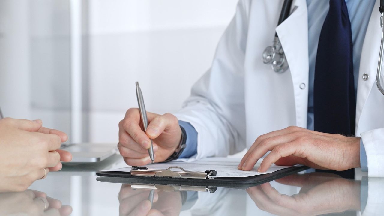 現代醫學證實，男性因素導致的難孕問題約佔四至五成，其中精子質量差是關鍵原因之一。（Shutterstock）