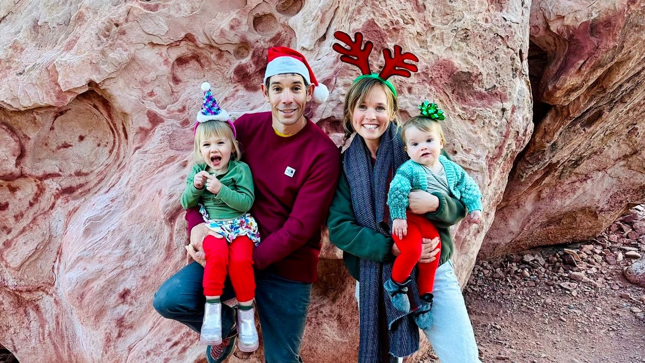 聞說霍諾德的妻子Sanni McCandless一開始也對老公的徒手攀登感到恐懼,但最後可能被他的熱愛與真誠感動,選擇理解並支持老公的冒險行動。(Alex Honnold X)