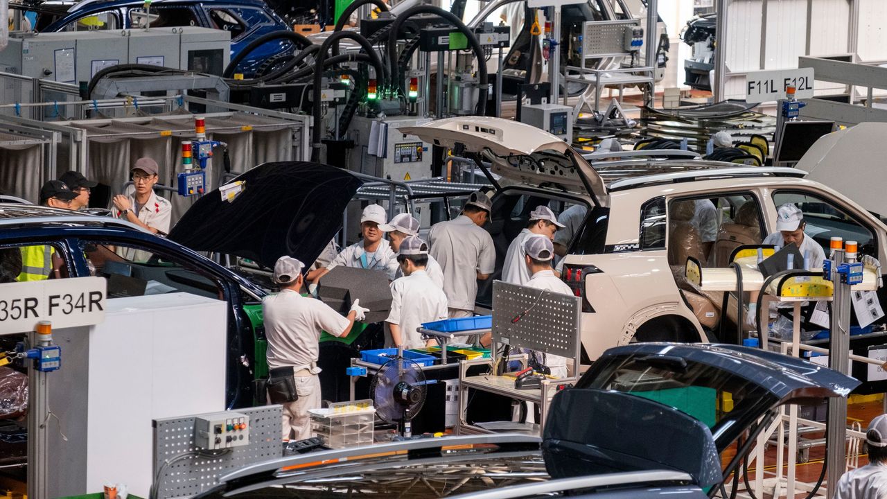 中國汽車製造商及其貿易夥伴向歐盟出口的汽車必須高於規定售價。（Shutterstock）