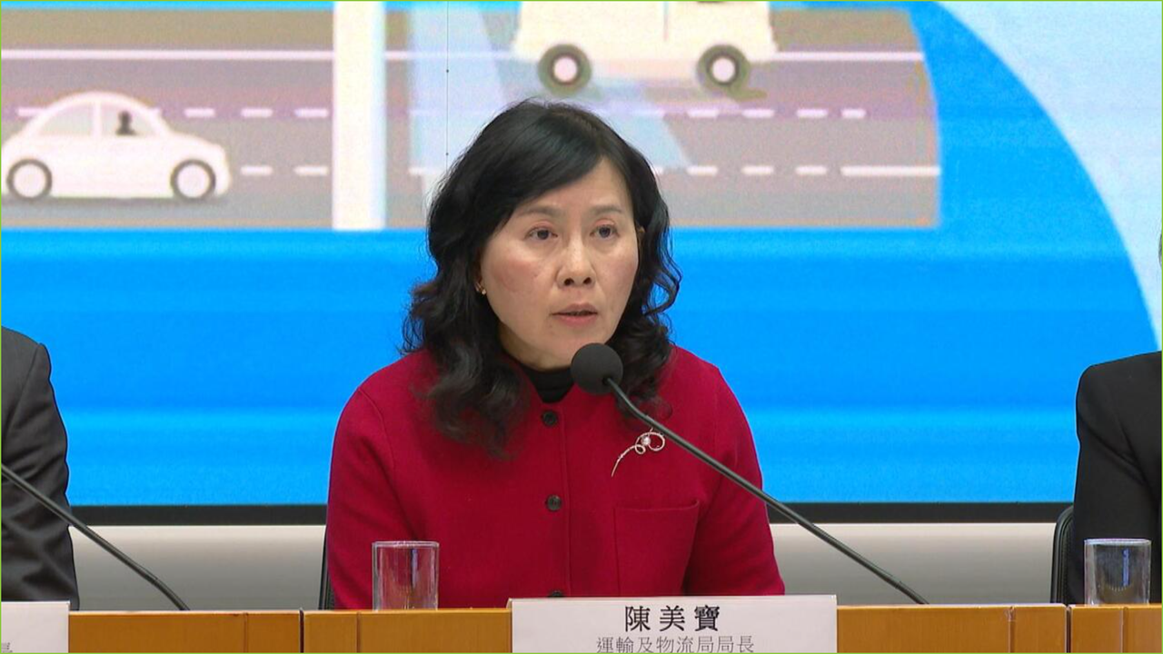 運輸及物流局局長陳美寶表示，局方會全面檢視規定巴士乘客佩戴安全帶的安排，並會展開公眾諮詢，並邀請專家進行研究。（政府新聞網）