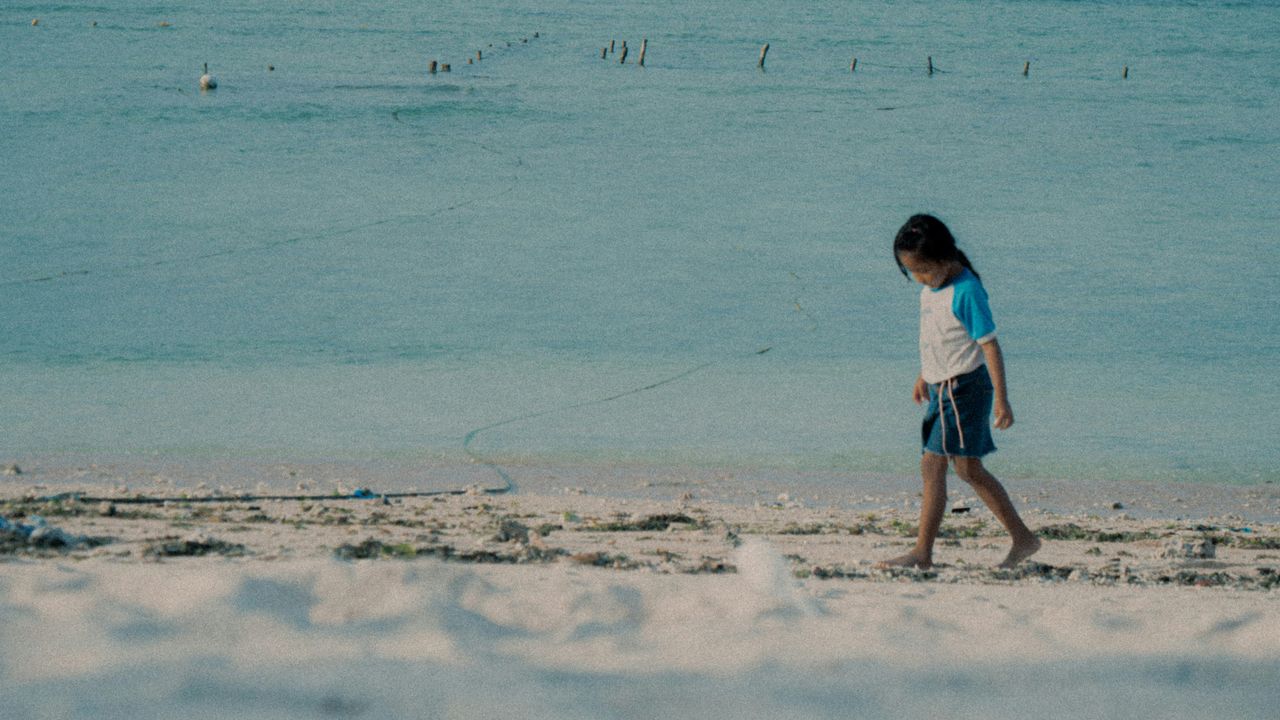 我有時候有點不高興，覺得孩子太緊張，一會兒不見了媽媽便求助。（Unsplash）