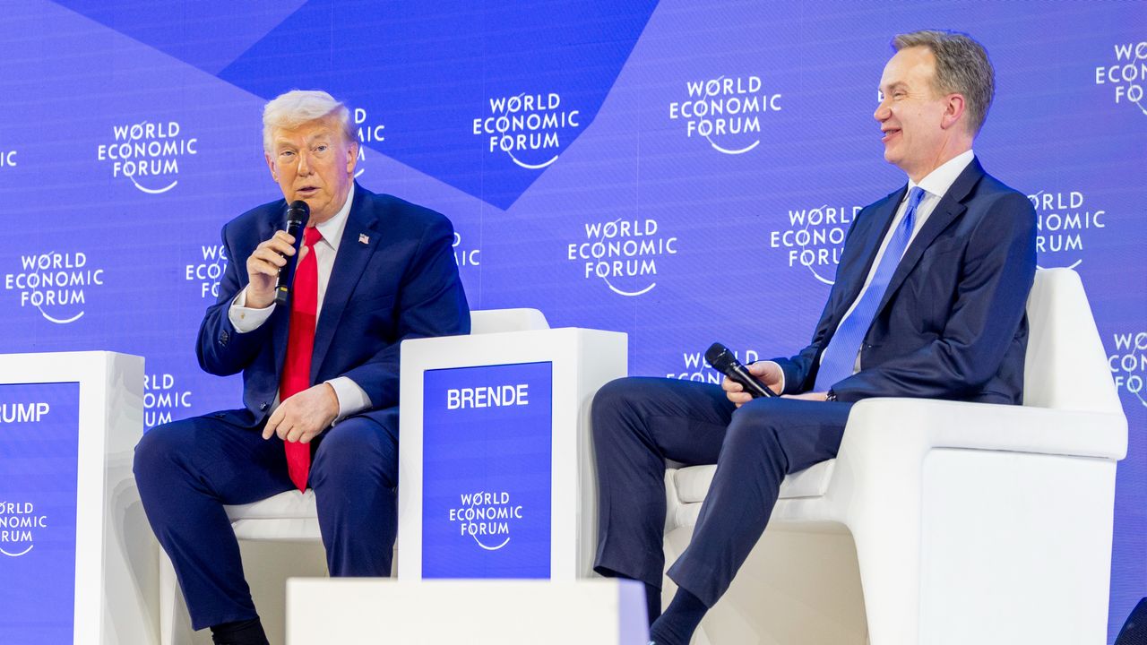 特朗普的狂態，固然是他個人性格使然，但藉達沃斯論壇的機會大放厥辭，卻顯然是經過特朗普團隊精心計算。（世界經濟論壇Flickr）