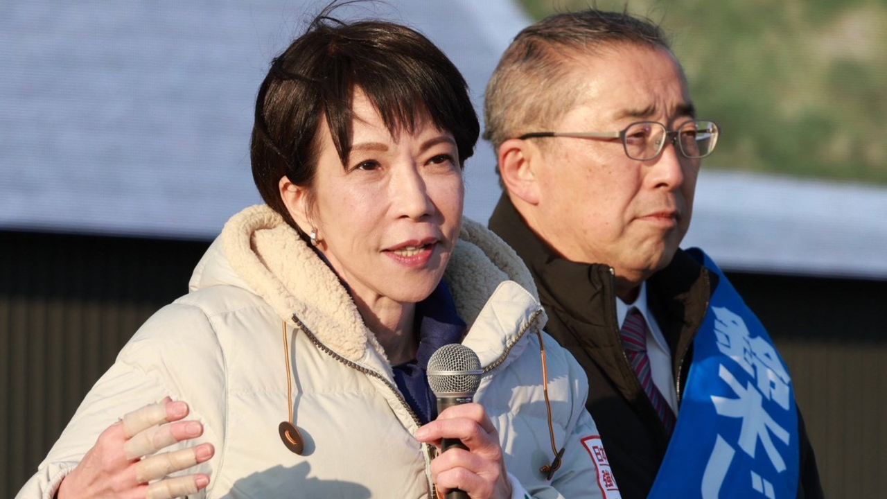 若就政策重點、經濟環境跟自民黨情況而論，高市恐怕難以攀比安倍時期的民意支持度。（高市早苗X）