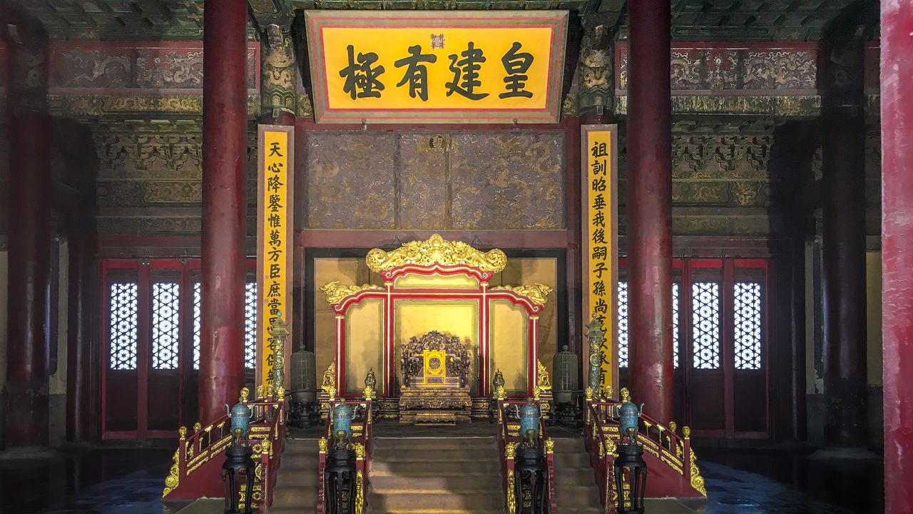 中國歷史上有不少君主因培養不當，導致亡國失土。（Shutterstock）