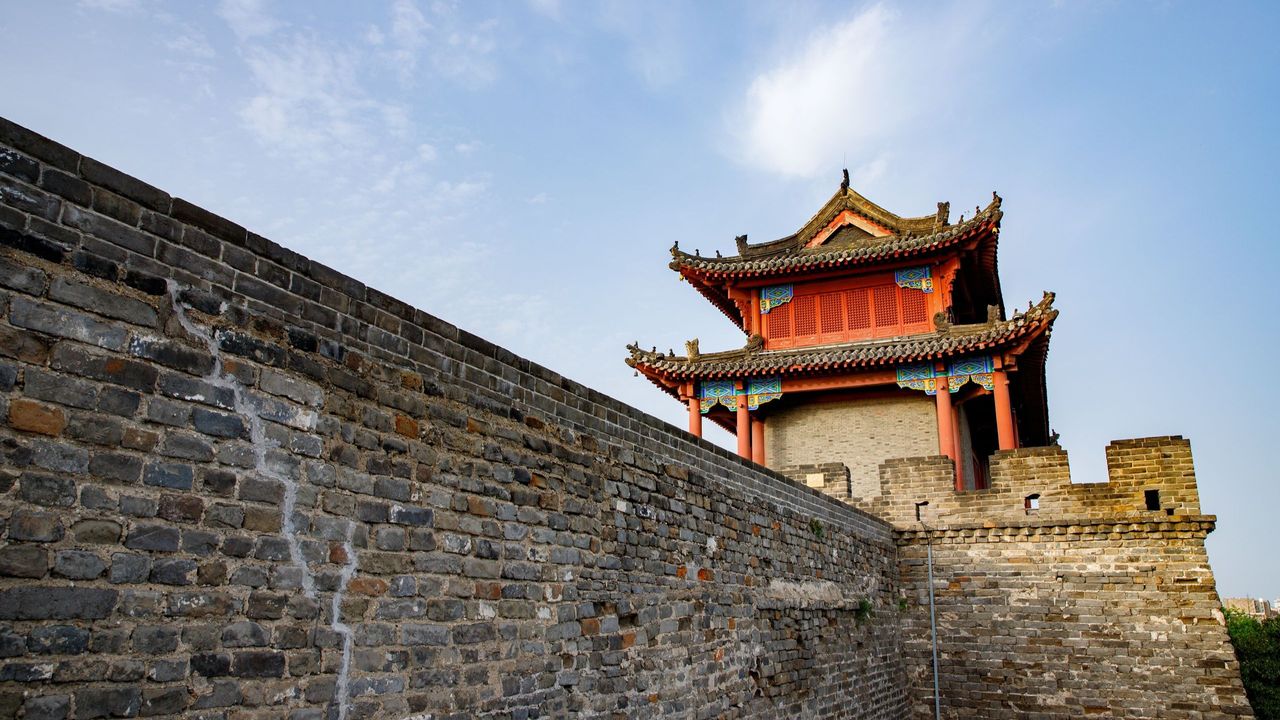 襄陽古城牆歷經千年風雨，依然巍然矗立。（Shutterstock）