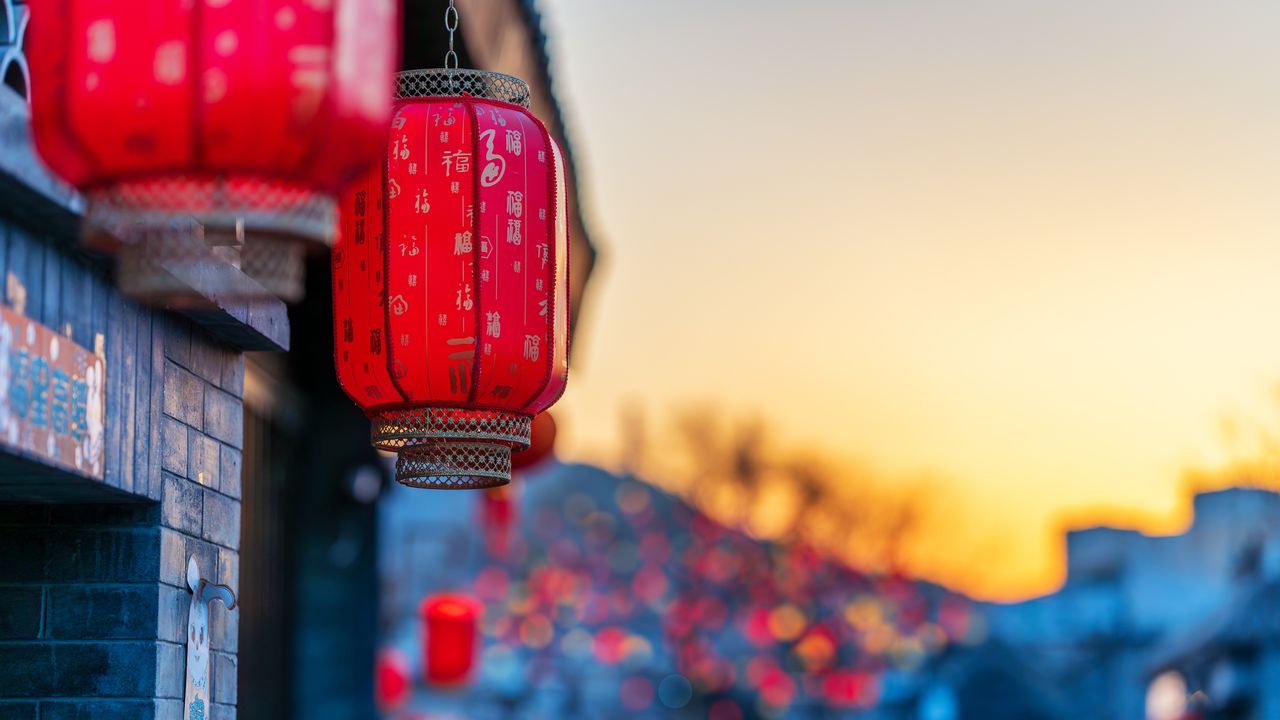 年是團圓的熱鬧，也是內心的安寧與辭舊的倉促，更是此刻慢慢流淌的年光。（Shutterstock）