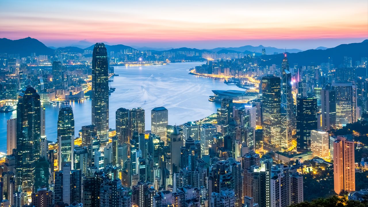 香港在「十五五」時期應充分發揮資源、平台、資本及人才優勢,全面、及時、客觀地講好新時代中國故事。(Shutterstock)