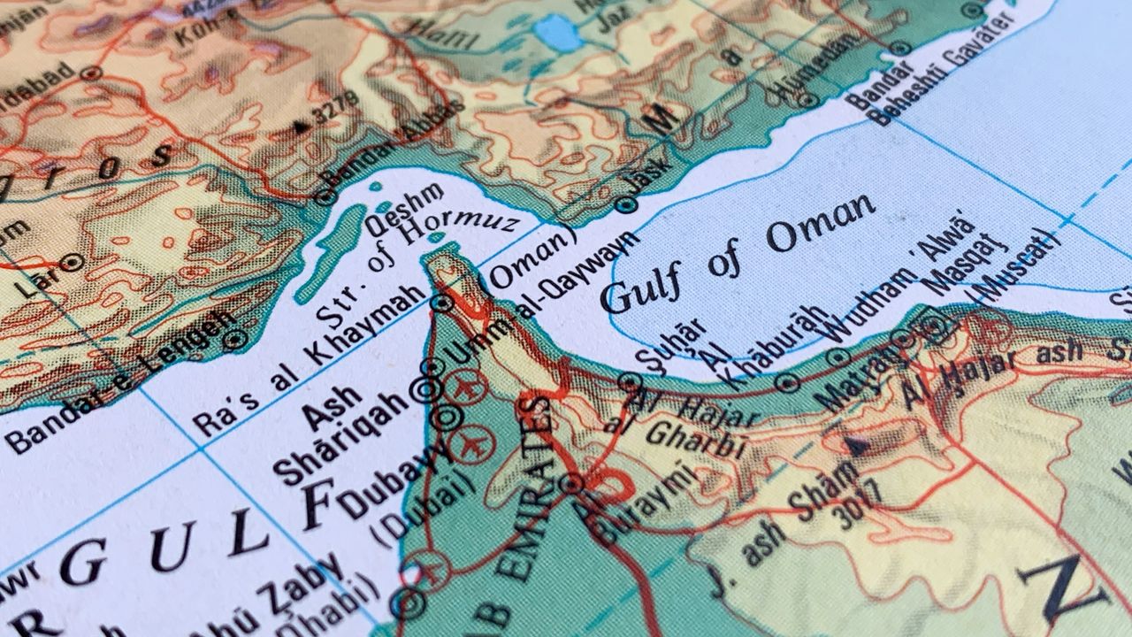 據報道美軍在霍爾木茲海峽附近擊沉了16艘伊朗布雷艦，但伊軍已恢復在該海峽布雷。（Shutterstock）