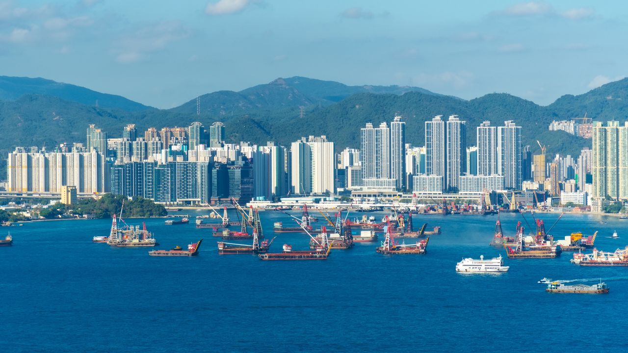 香港的特殊戰略位置卻可使其受到的負面影響較少，還可能在危中找到機會，對己有利。（Shutterstock）