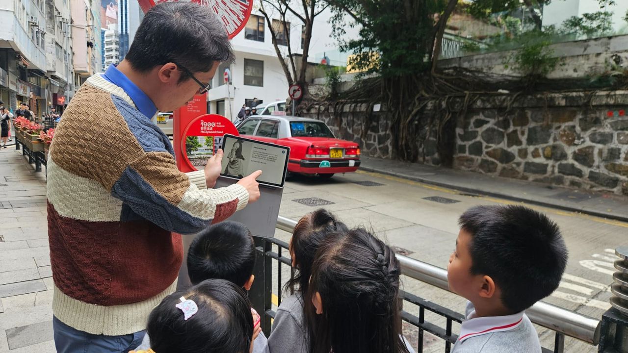 在每次使用程式時，孩子們宛如小小的歷史探險家，透過鏡頭尋找過去的故事。（作者提供）