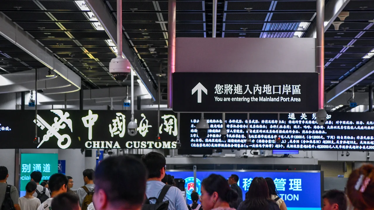 港人北上消費，已成不可逆轉的模式。（Shutterstock)