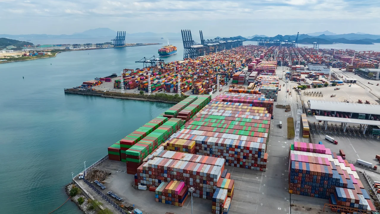 中國出口產品在AI貿易的核心算力芯片的參與可能有限；但是，中國透過直接與間接參與存儲芯片，同樣是這一輪全球資本開支的重要獲益方。（Shutterstock）