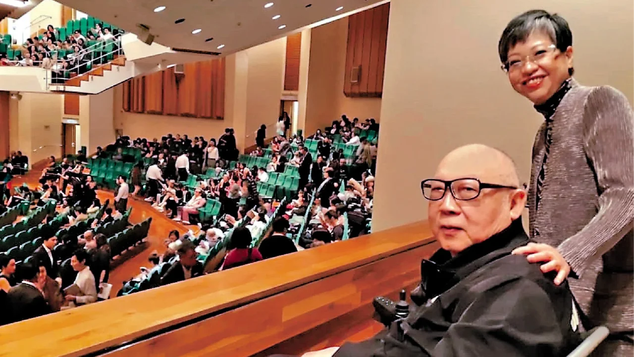 2018年作曲家譚盾在港首演大型作品《慈悲頌》，岑逸飛夫婦二人一起觀賞演出。（作者圖片）