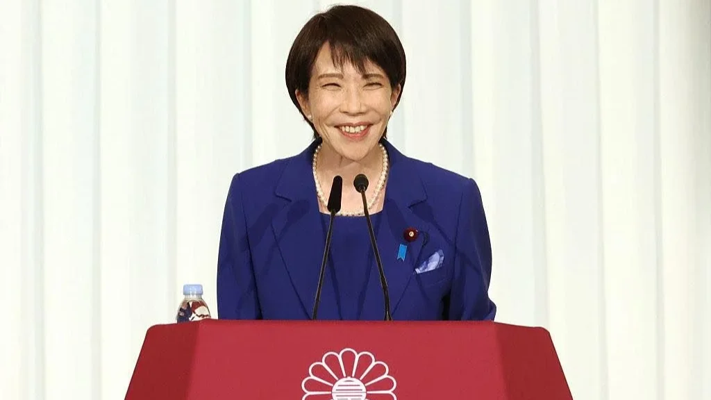 高市比其恩師安倍晉三更具野心,追求「正式」修憲,並加速實現目標。(高市早苗Facebook)