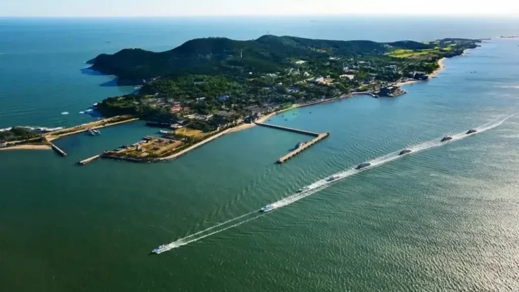 到達威海,早上先赴劉公島,參看中國甲午戰爭博物館。(中國甲午戰爭博物館)