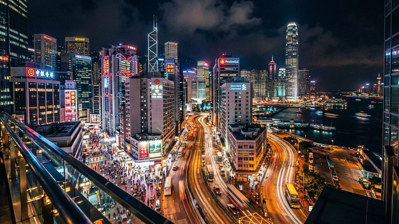香港作為全球重要國際金融中心及財富管理中心，憑藉資金自由流動、稅制簡單及法治完善等優勢，正持續吸引中東高端資本。（Shutterstock）