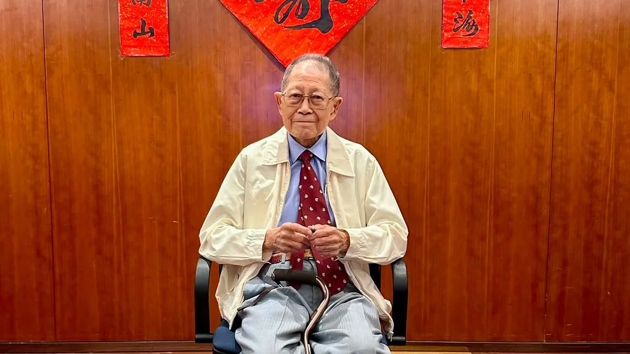 馮以浤的離世,令本港教育界及拔萃、港大、中大眾師生深表哀悼。(HKU Old Halls Alumni Association Facebook)