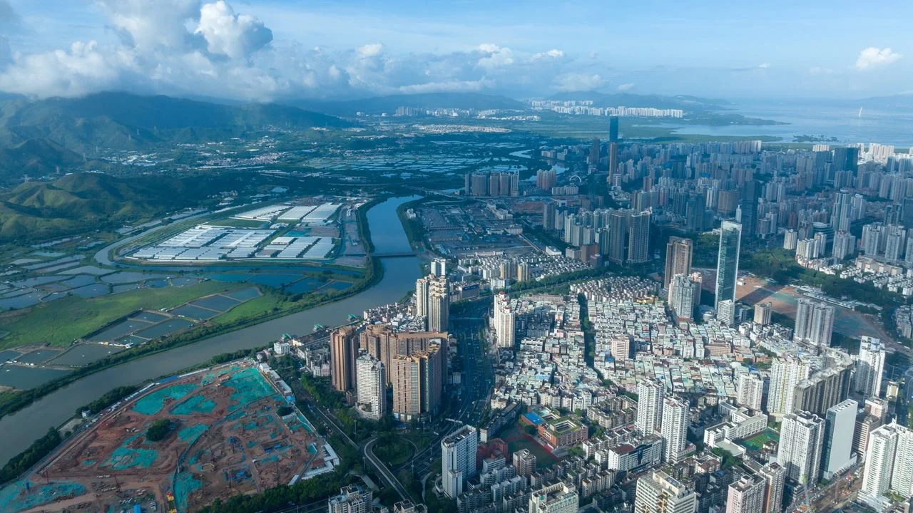 港府五年規劃諮詢文件分6個部分,就北都建設、區域合作發展,其他三大產業和民生與社會等,羅列主要議題以促進公眾討論。(Shutterstock)