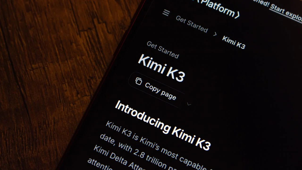 中國推出開源大型語言模型Kimi K3,迅速引發市場廣泛關注。(Shutterstock)