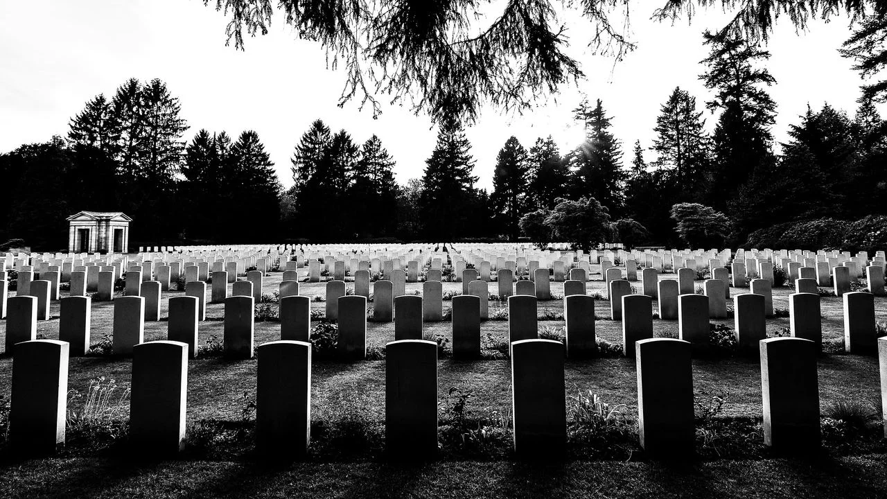 年紀大了,死亡隨時來臨,你應該行使選擇權,早些打點遺產安排!(Unsplash)