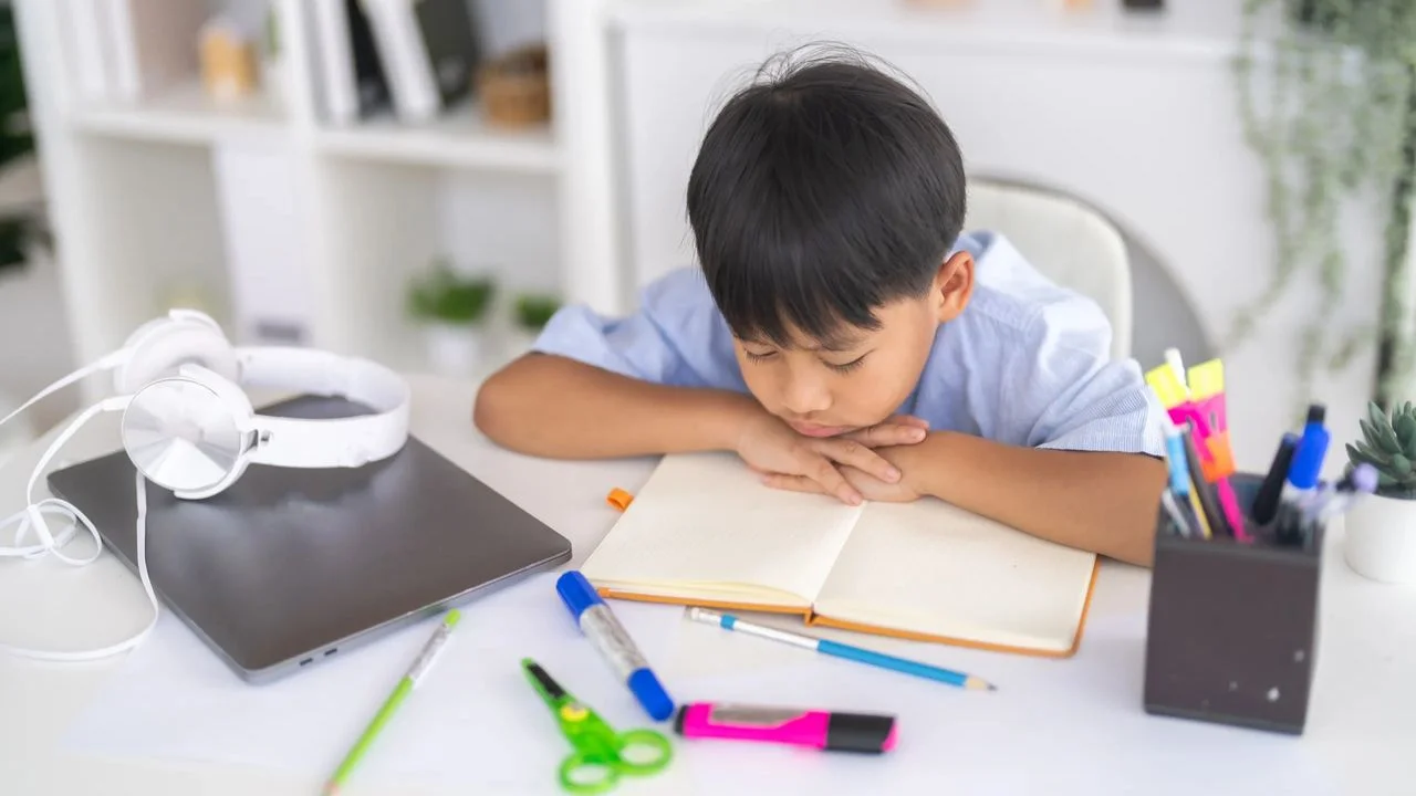 不要再視考試為惡魔妖怪,心存恐懼與抗拒。(Shutterstock)