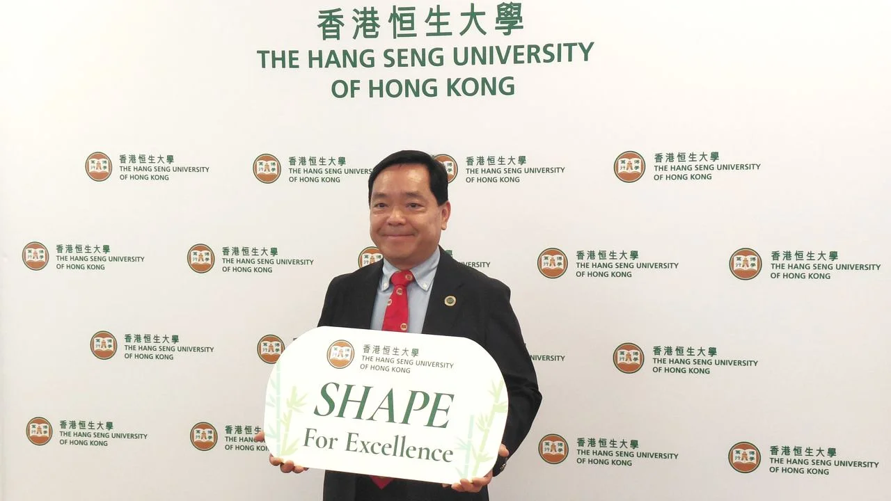 莫家豪明確反對市場上「把握機會大規模搶收學生」的思維，他指若無法切實保障住宿條件，寧願不招收學生。