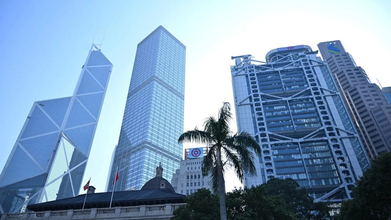 哪種制度對經濟最有利？這是一個長期有爭論的議題。（灼見名家圖片）