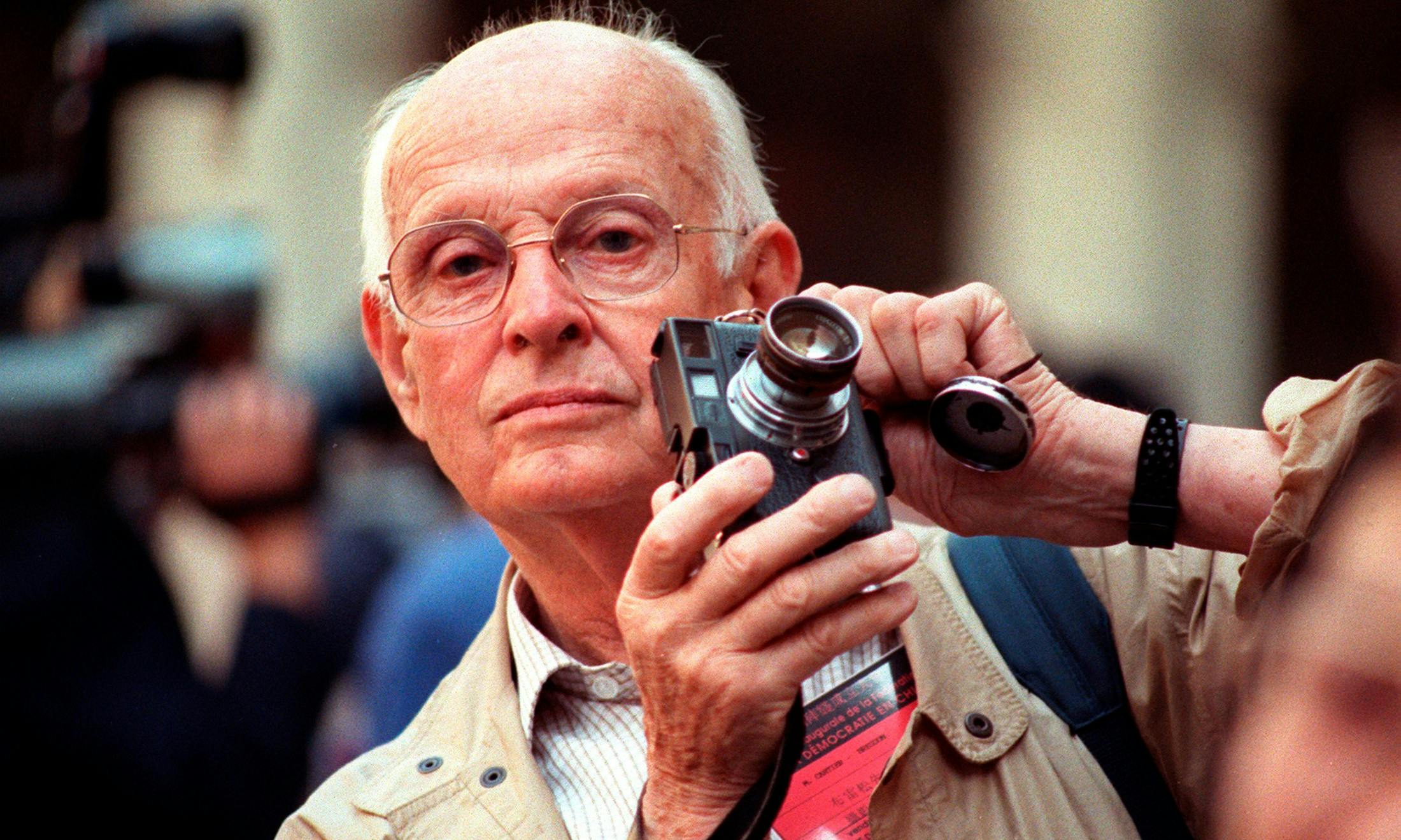 【傳奇大人物】凝視永恆的獵人：亨利·卡蒂爾-布列松與他定義時代的「決定性瞬間」 | 大人物 - 97139