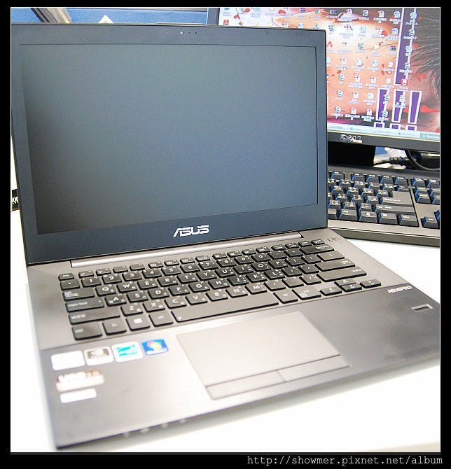 是商務機的逆襲 Windows 8 的救贖 ASUS BU400V這篇文章的首圖