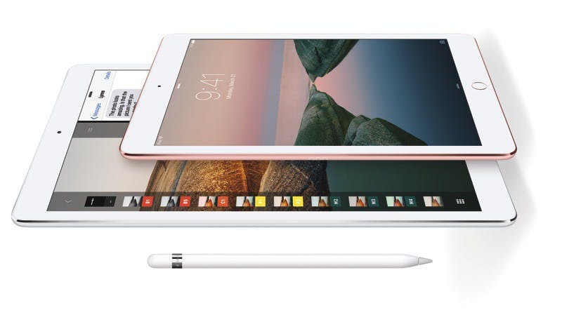 iPadPro-ApplePencil-Splitview-Vert_PR-PRINT_resize