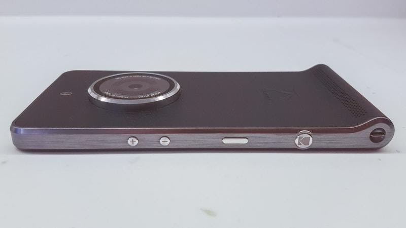 resize_kodak_ektra_smartphone_review_01_thumb