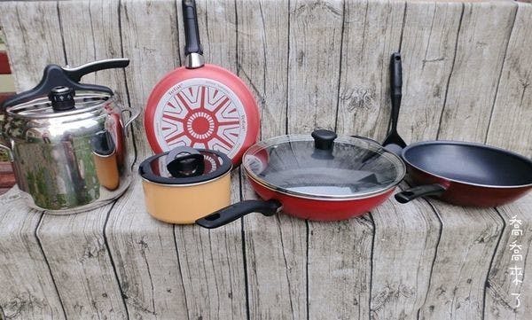 是【什麼！來神腦也能買鍋子？】法國特福Tefal 32CM不沾小炒鍋 神腦線上商域購物體驗這篇文章的首圖