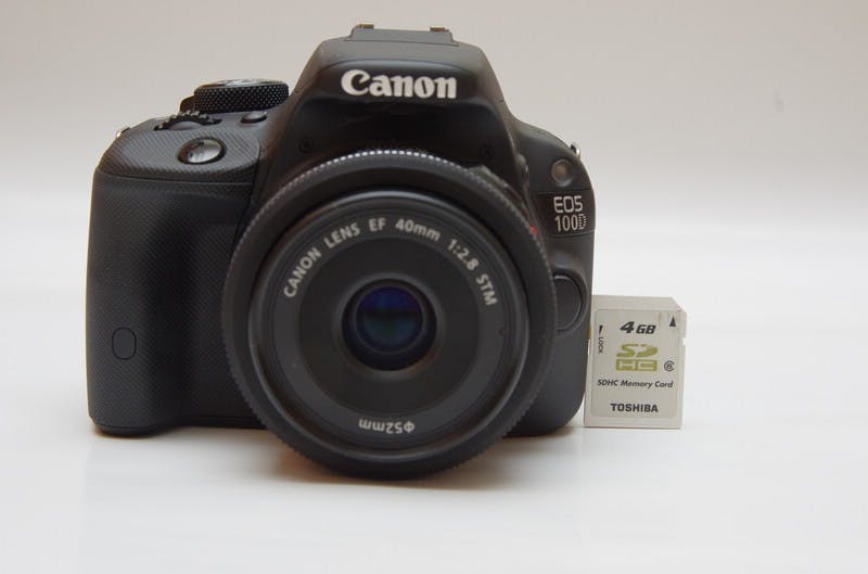 是真正一手可掌握的 APS-C 單眼相機， Canon EOS 100D 動手玩這篇文章的首圖