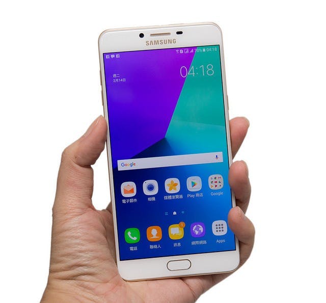 是三星 Samsung 久違的大螢幕手機 Galaxy C9 Pro 在台灣推出啦！大螢幕實測開箱！這篇文章的首圖