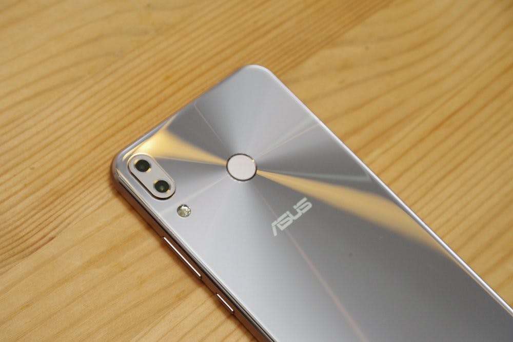 新品未開封 Zenfone 5Q ASUS製