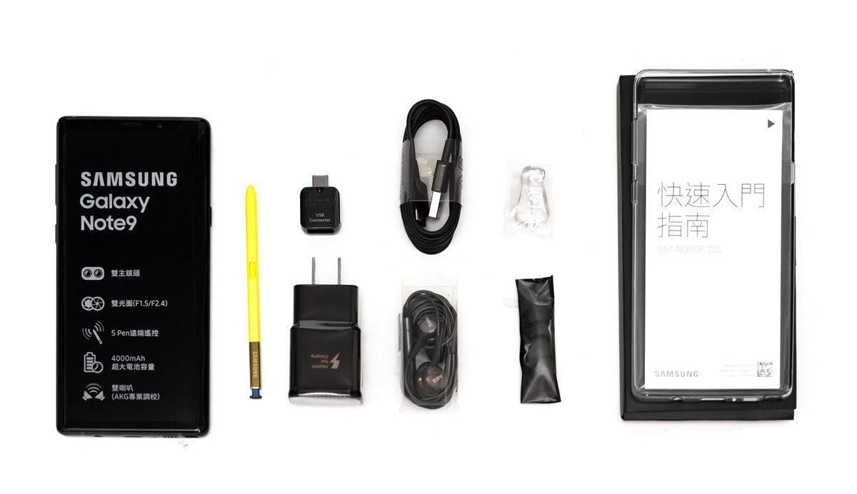 三星 Galaxy Note9『湛海藍』快速開箱 (台灣上市版本),看看全新盒裝裡面有什麼?!(新機檢查 / 配件確認) @3C 達人廖阿輝