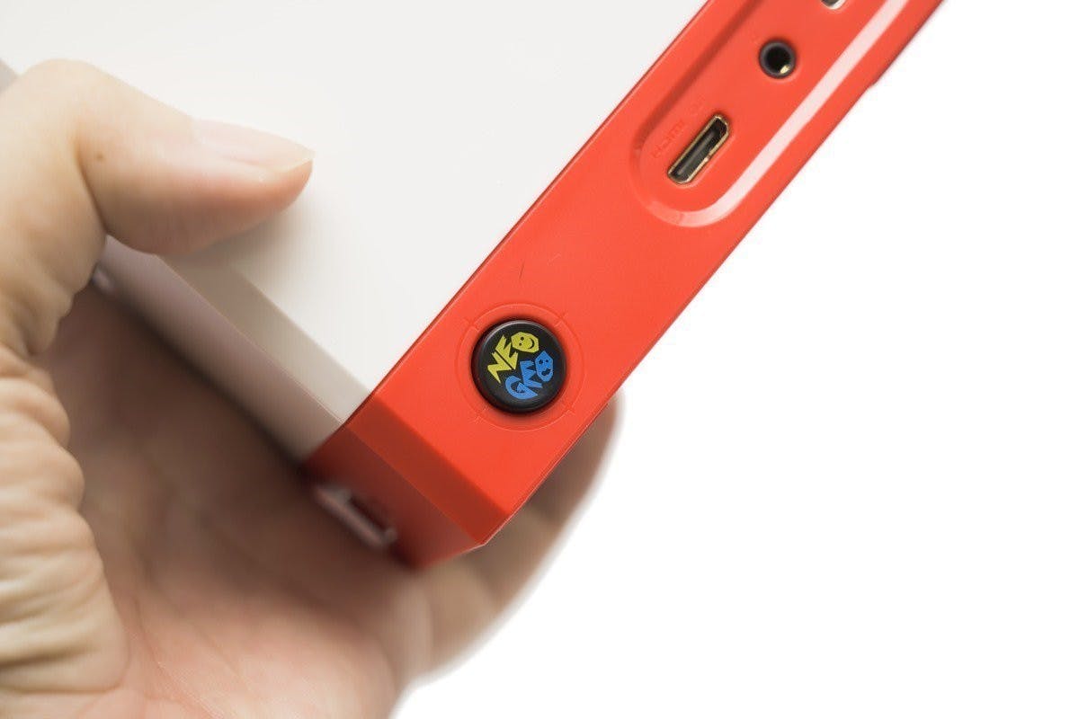 SNK NEOGEO Mini 開箱(日本版)格鬥天王 / 越南大戰 / 侍魂 / 餓狼傳說 內建 40 款遊戲爽爽玩! @3C 達人廖阿輝