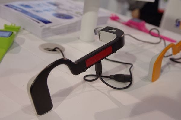 是CES 2014 ：鉅景科技展出基於 RockChip 晶片的智慧眼鏡參考設計這篇文章的首圖