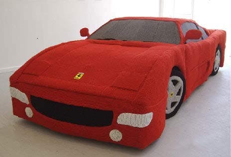 是毛線織的Ferrari!!這篇文章的首圖