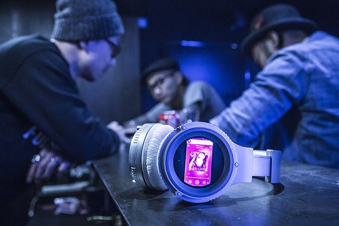 Vow-Smart-headphones
