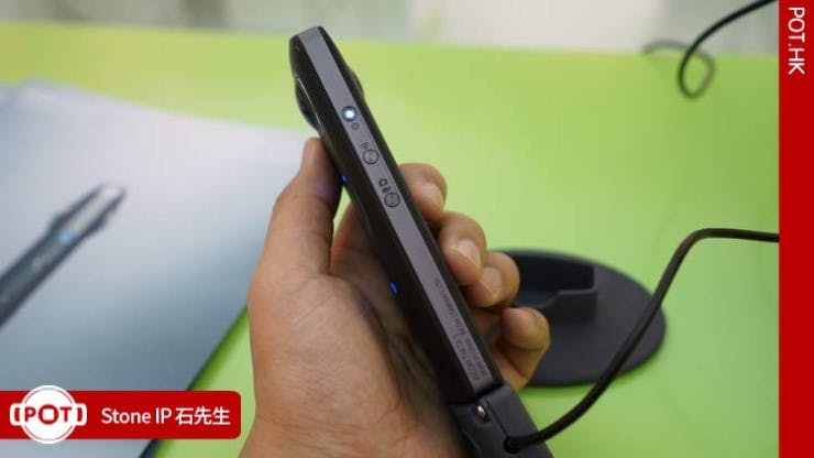 右側設計如前兩代相同